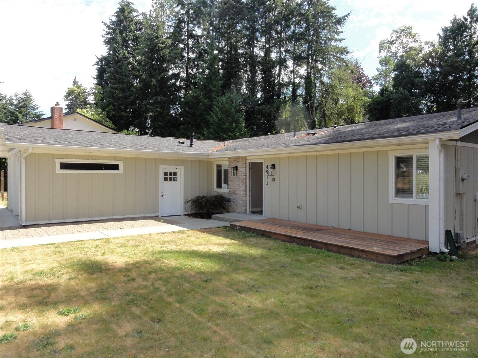 Property Photo:  4911  64th Avenue W  WA 98467 