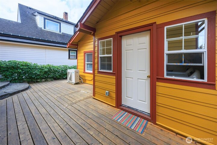 Property Photo: 521 Avenue C WA 98290