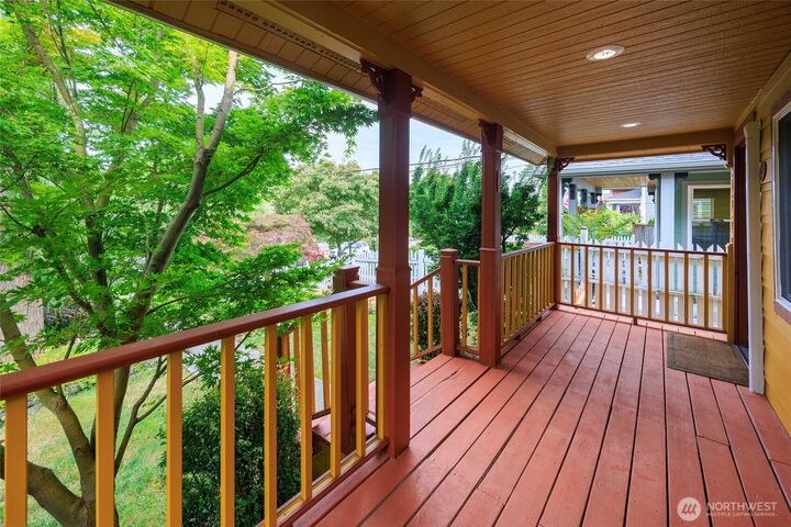 Property Photo: 521 Avenue C WA 98290