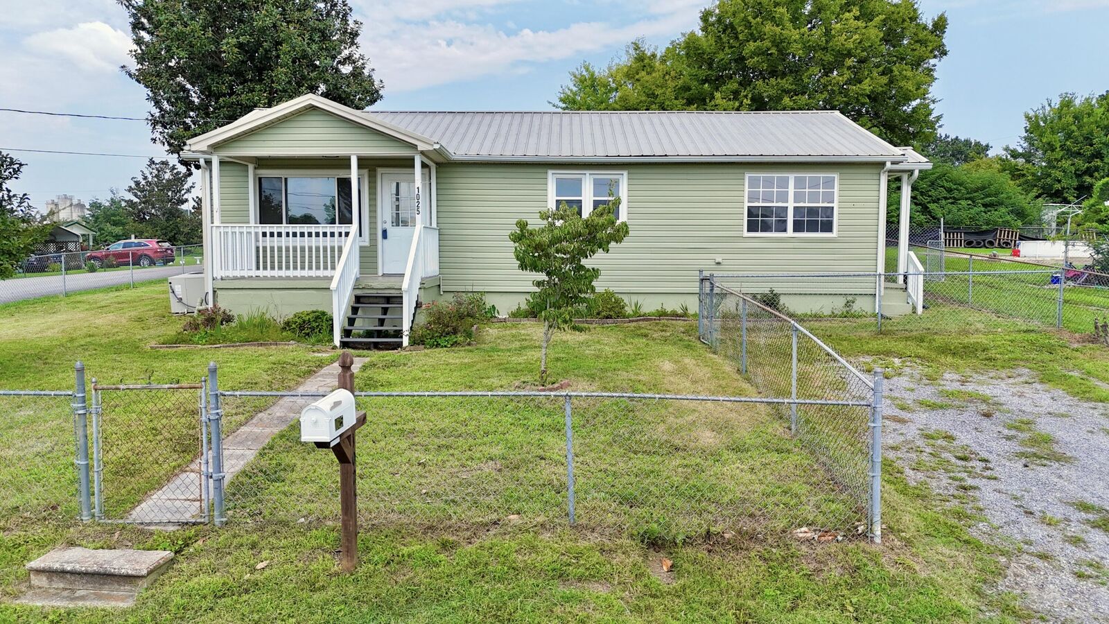 Property Photo: 1025 Hawk Street NE TN 37311