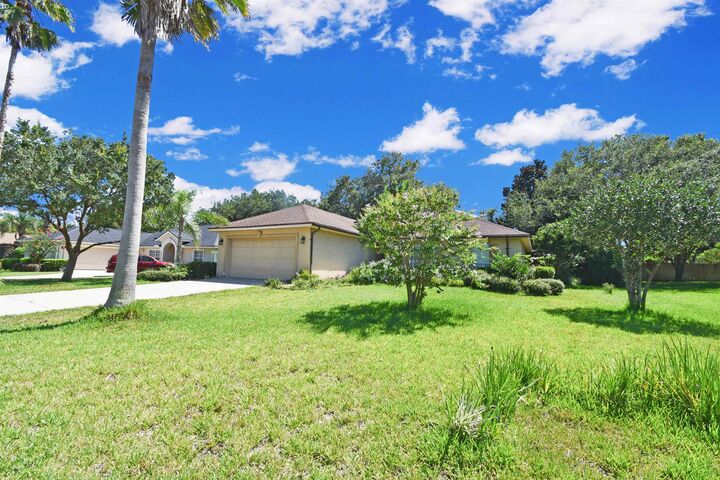 Property Photo:  249 Cacique Dr  FL 32086 