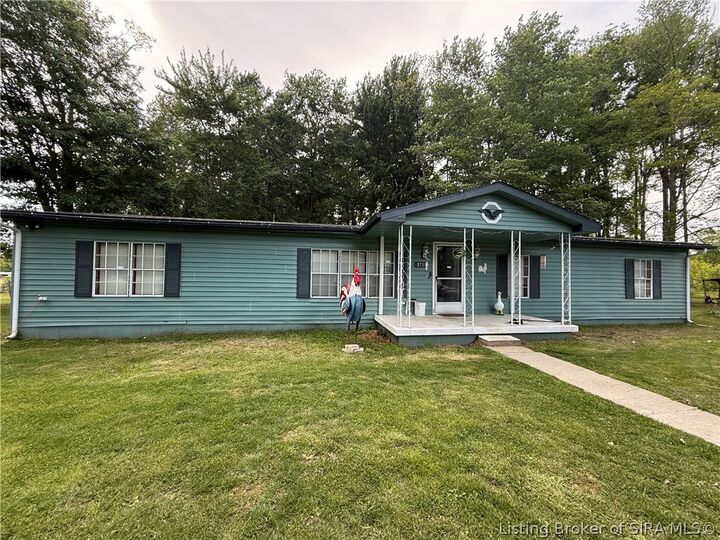 Property Photo: 2718 N Bethlehem Road IN 47102