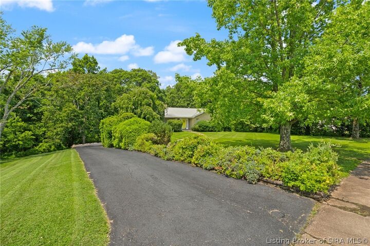 Property Photo:  367 Roosevelt Drive  IN 47137 
