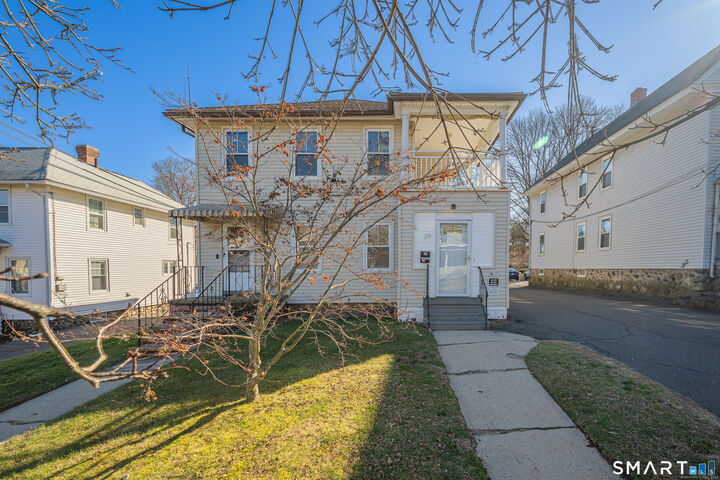 Property Photo:  
