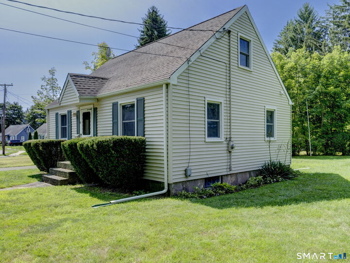 Property Photo:  61 Berkley Avenue  CT 06489 
