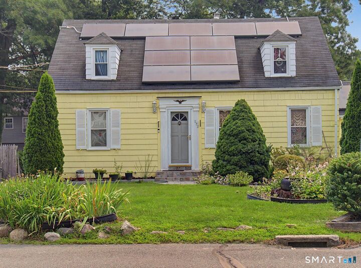 Property Photo:  142 Travis Drive  CT 06606 