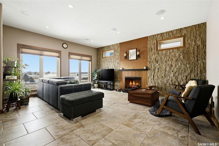 Property Photo: 7502 Lilac Place SK S4Y 0B3