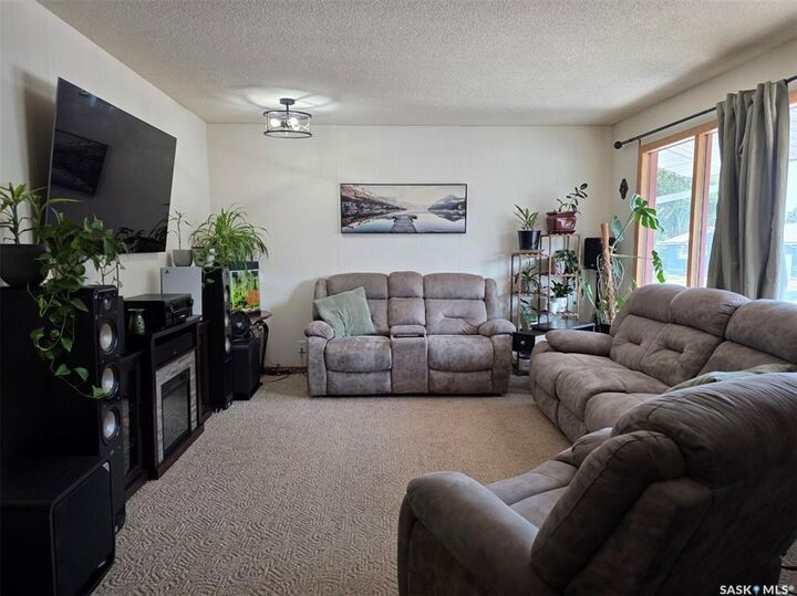 Property Photo:  341 Allen Drive SW  SK S9H 3A4 