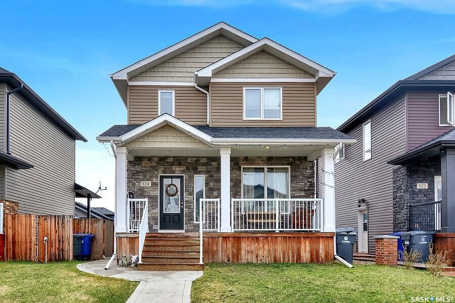 Property Photo:  524 Maple Crescent  SK S0K 4S2 