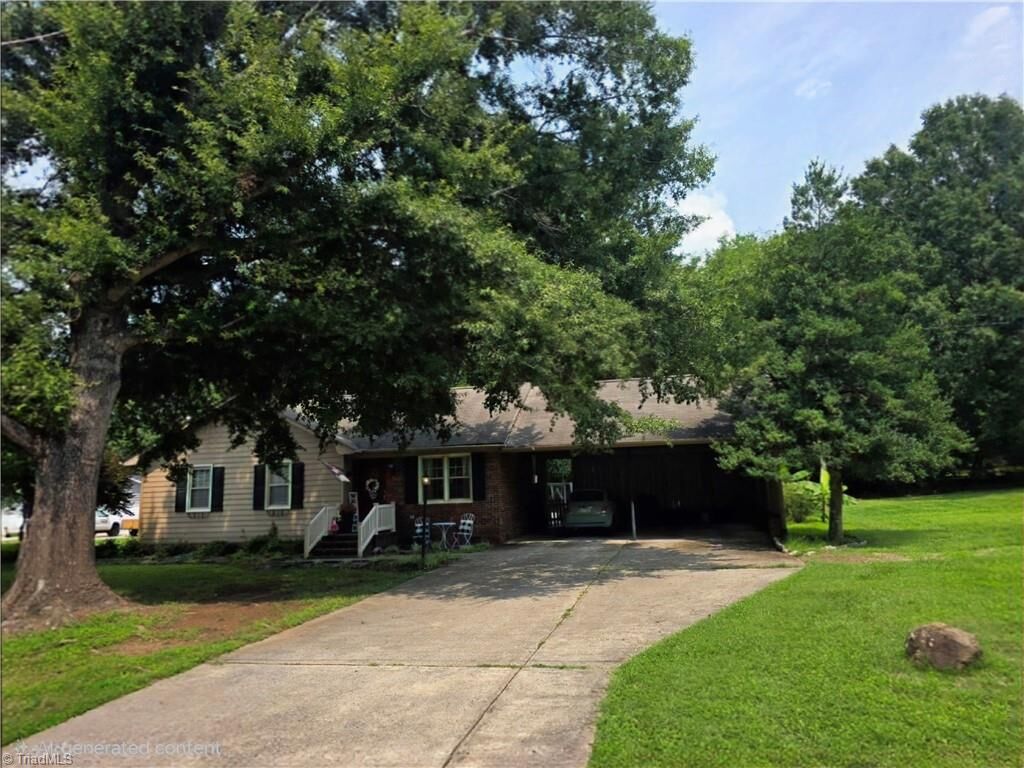 Property Photo:  352 Walter Chambers Street  NC 27288 