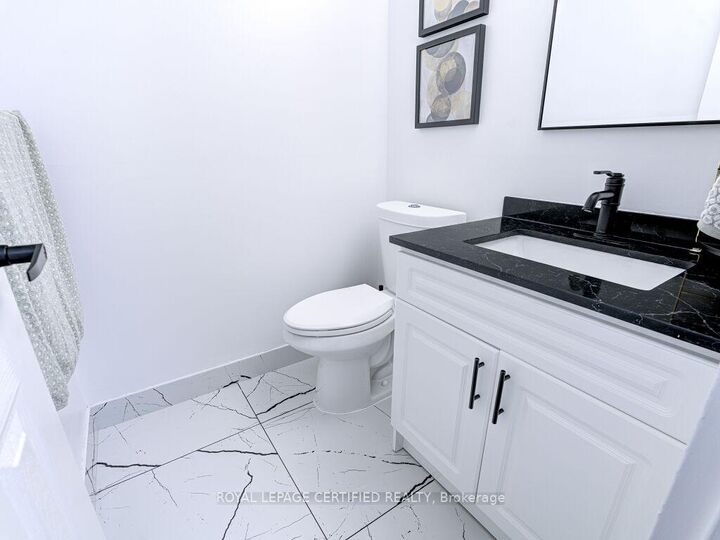 Property Photo: 2929 Aquitaine Avenue 1209 ON L5N 2C7