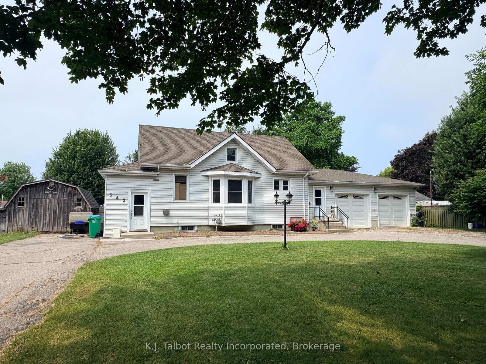 Property Photo: 342 John Street ON N7A 4B3