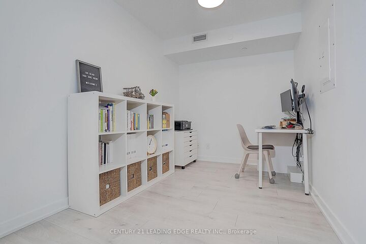 Property Photo: 72 Esther Shiner Boulevard 2102 ON M2K 0C4
