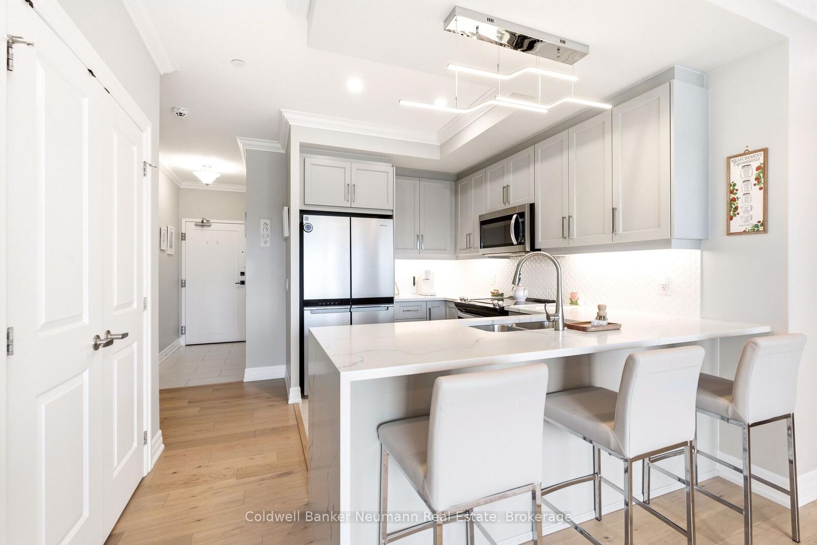 Property Photo:  1880 Gordon Street 401  ON N1L 0P5 