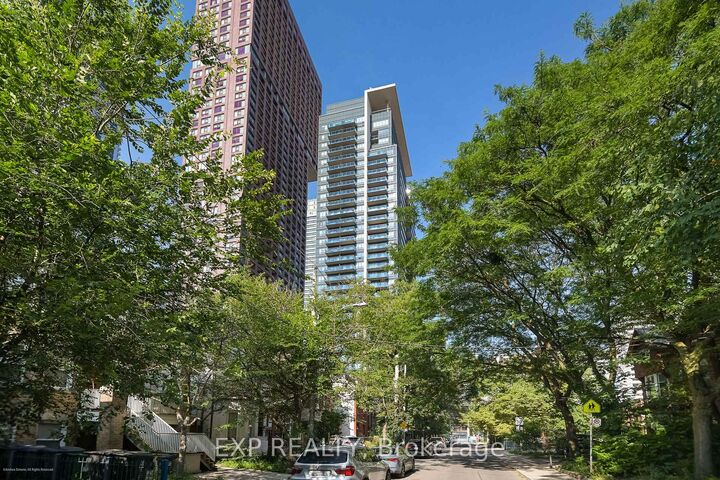 Property Photo: 28 Linden Street Ph2 ON M4Y 0A4