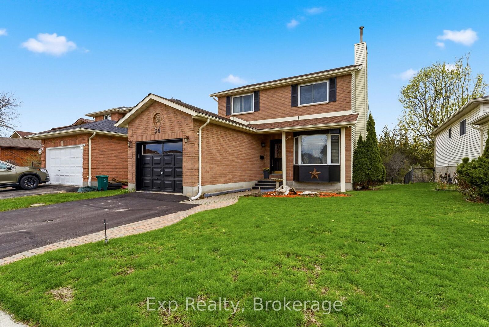 Property Photo:  39 Sherwood Crescent  ON K8P 5G2 