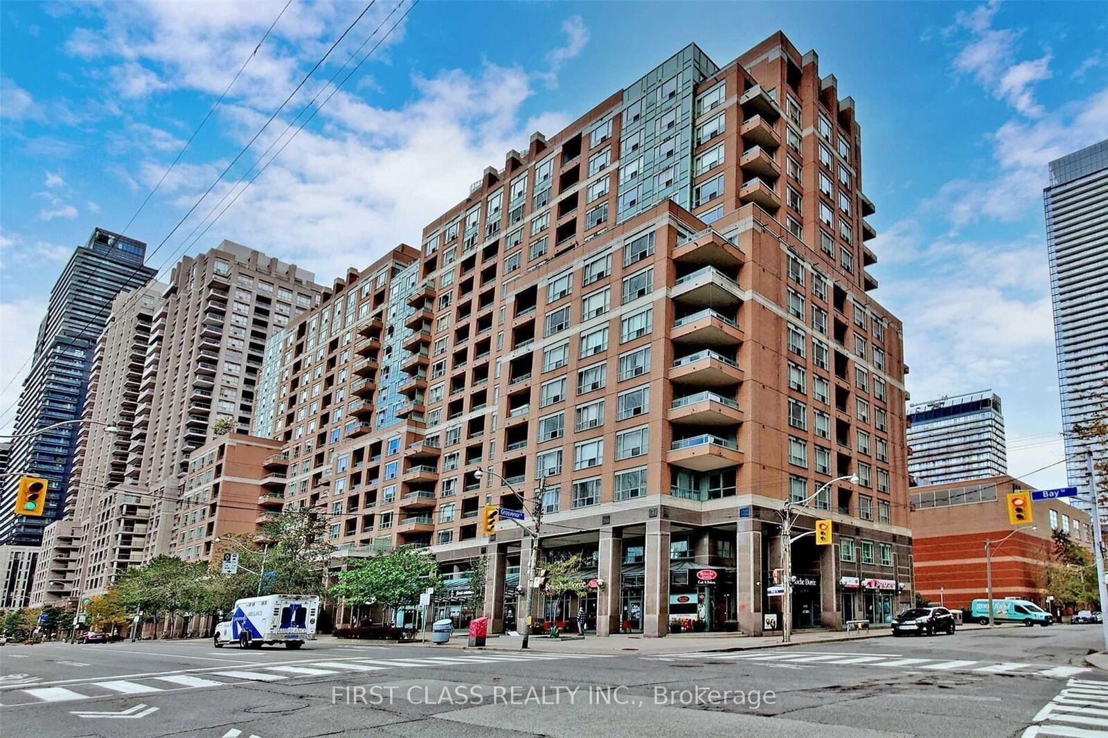 Property Photo:  887 Bay Street 1001  ON M5S 3K4 