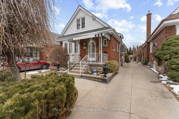 Photo de la propriété:  193 Huxley Avenue S  ON L8K 2R2 