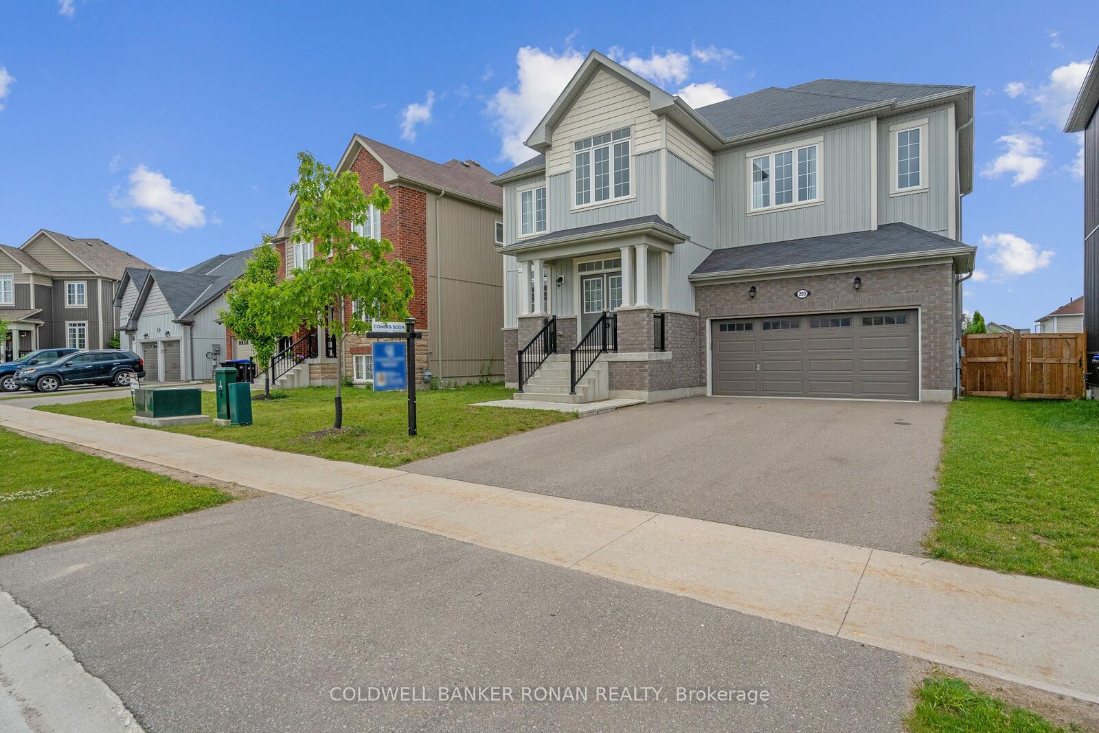 Property Photo:  203 Roy Drive  ON L0M 1S0 