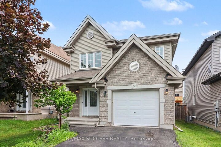 Property Photo: 257 Mica Crescent ON K4K 0E3