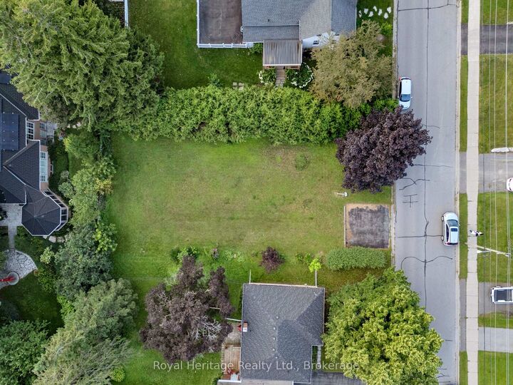 Property Photo:  172 Beaver Street S  ON L1B 1C4 