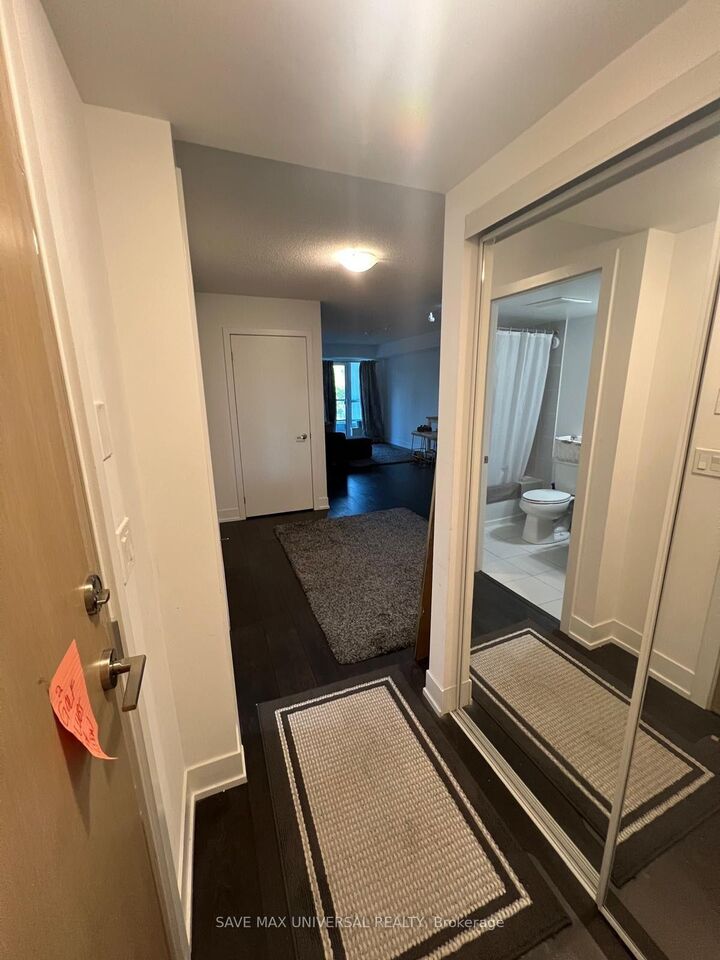 Photo de la propriété:  205 Bayly Street 205  ON L1W 0B6 
