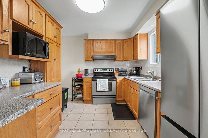 Property Photo:  103 Glenashton Drive  ON L8G 4E6 