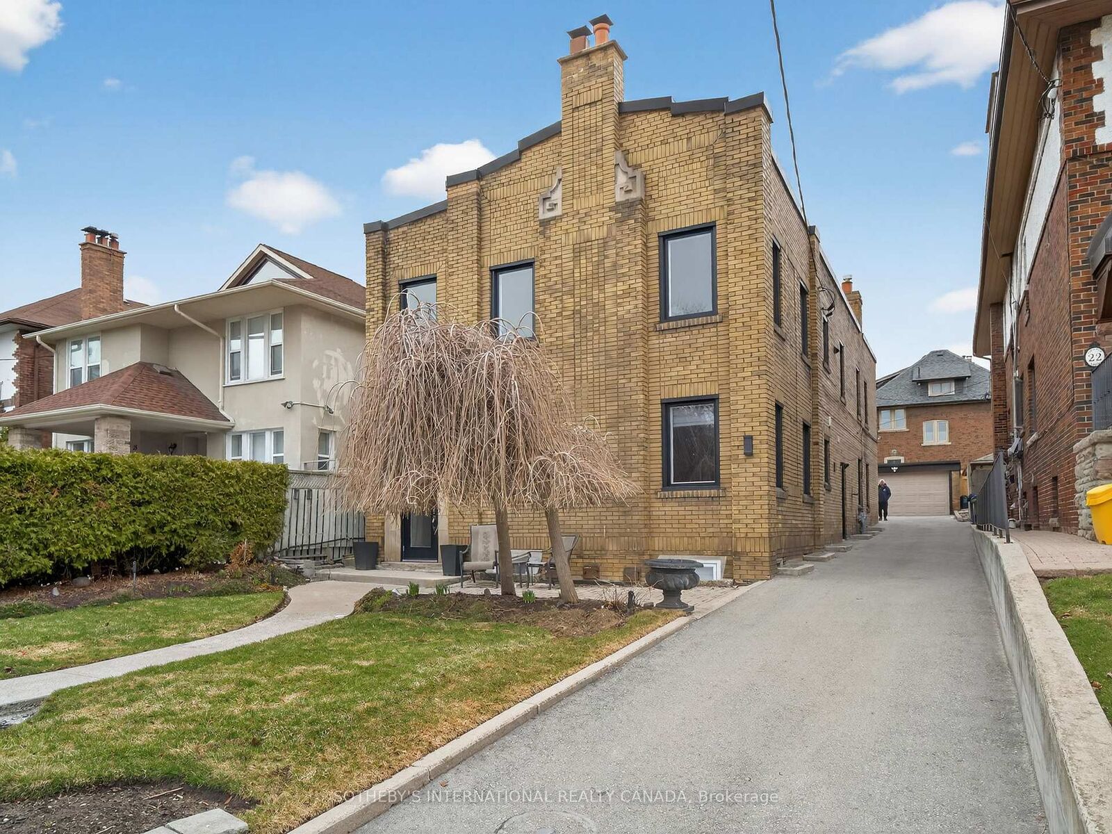 Photo de la propriété:  24 College View Avenue 1B  ON M5P 1J4 