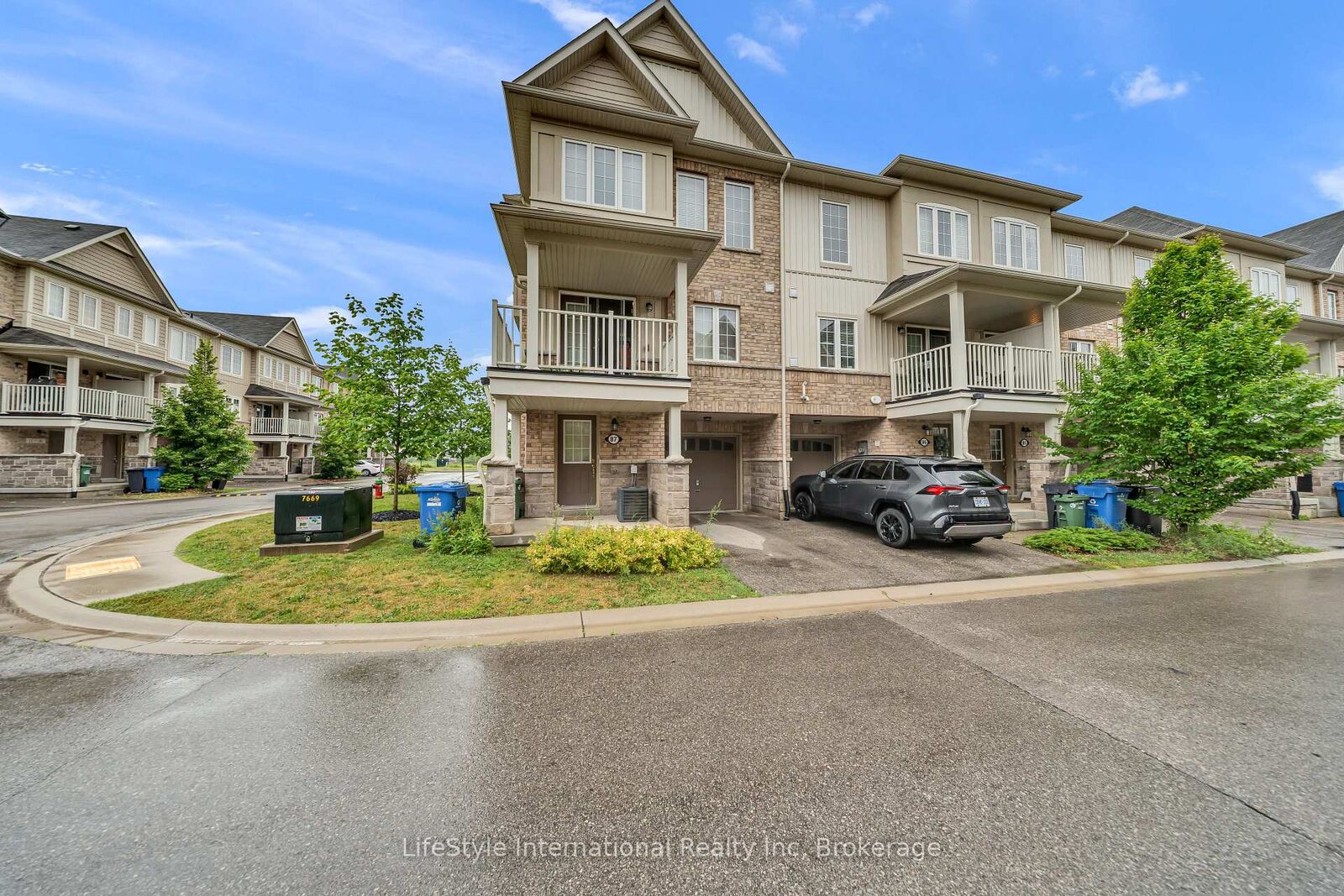 Property Photo: 88 Decorso Drive 87 ON N1L 0A9