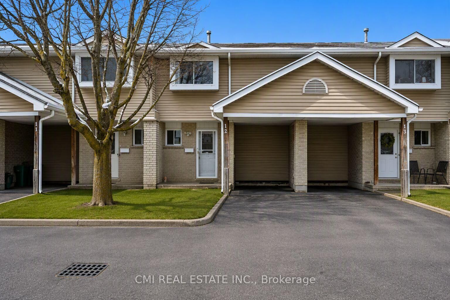 Property Photo: 125 Sekura Crescent 12 ON N1R 8B4