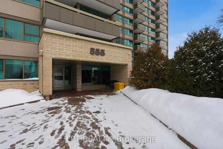 Property Photo:  555 Brittany Drive 1112  ON K1K 4C5 