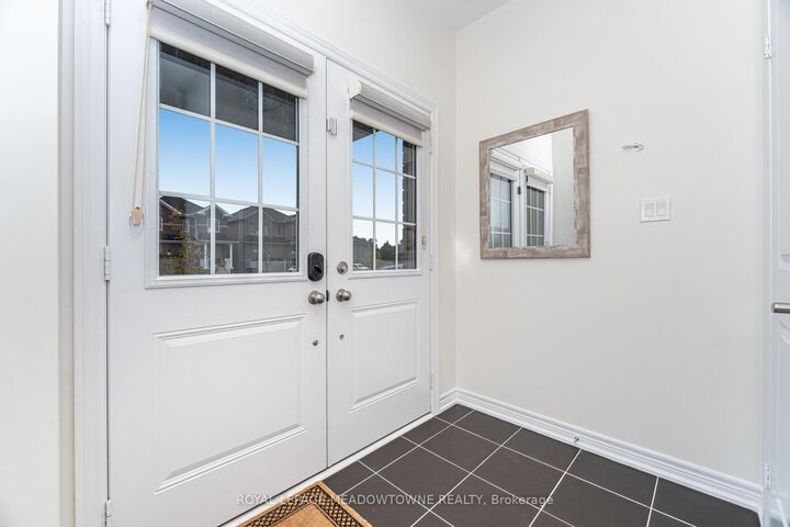 301 Ridley Crescent — photo 1
