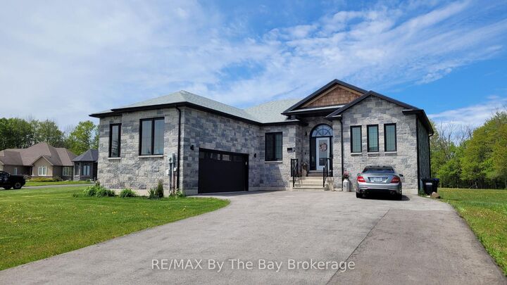Property Photo: 16 Walnut Drive ON L9Z 0A9
