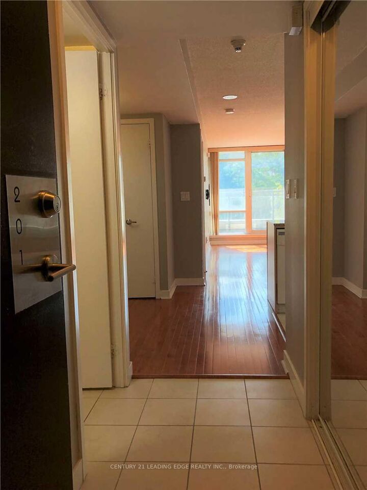 Photo de la propriété:  11 Brunel Court 201  ON M5V 3Y3 