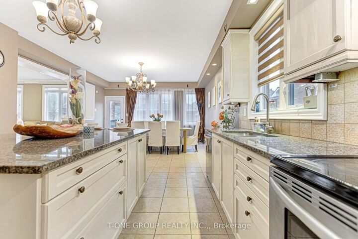 Property Photo:  261 Angus Glen Boulevard  ON L6C 0K1 