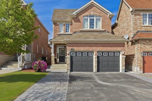 Property Photo:  3339 Ruth Fertel Drive Upper  ON L5M 0H6 