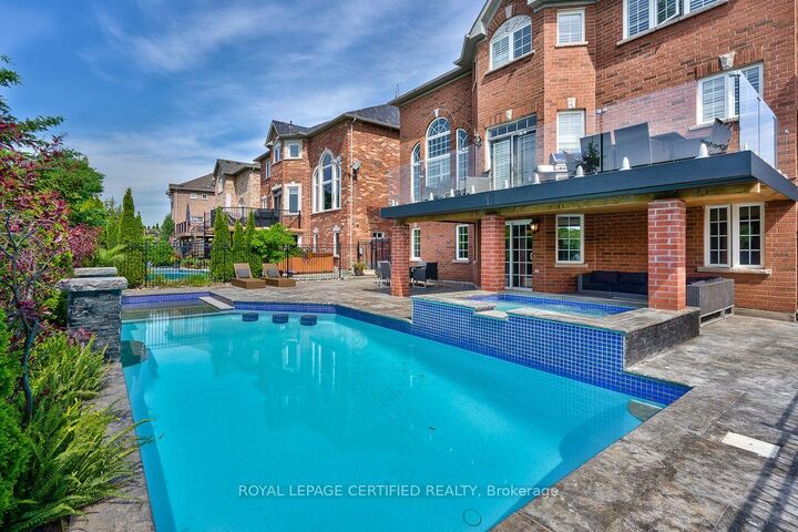 Property Photo:  2499 Highmount Crescent  ON L6M 4Z1 