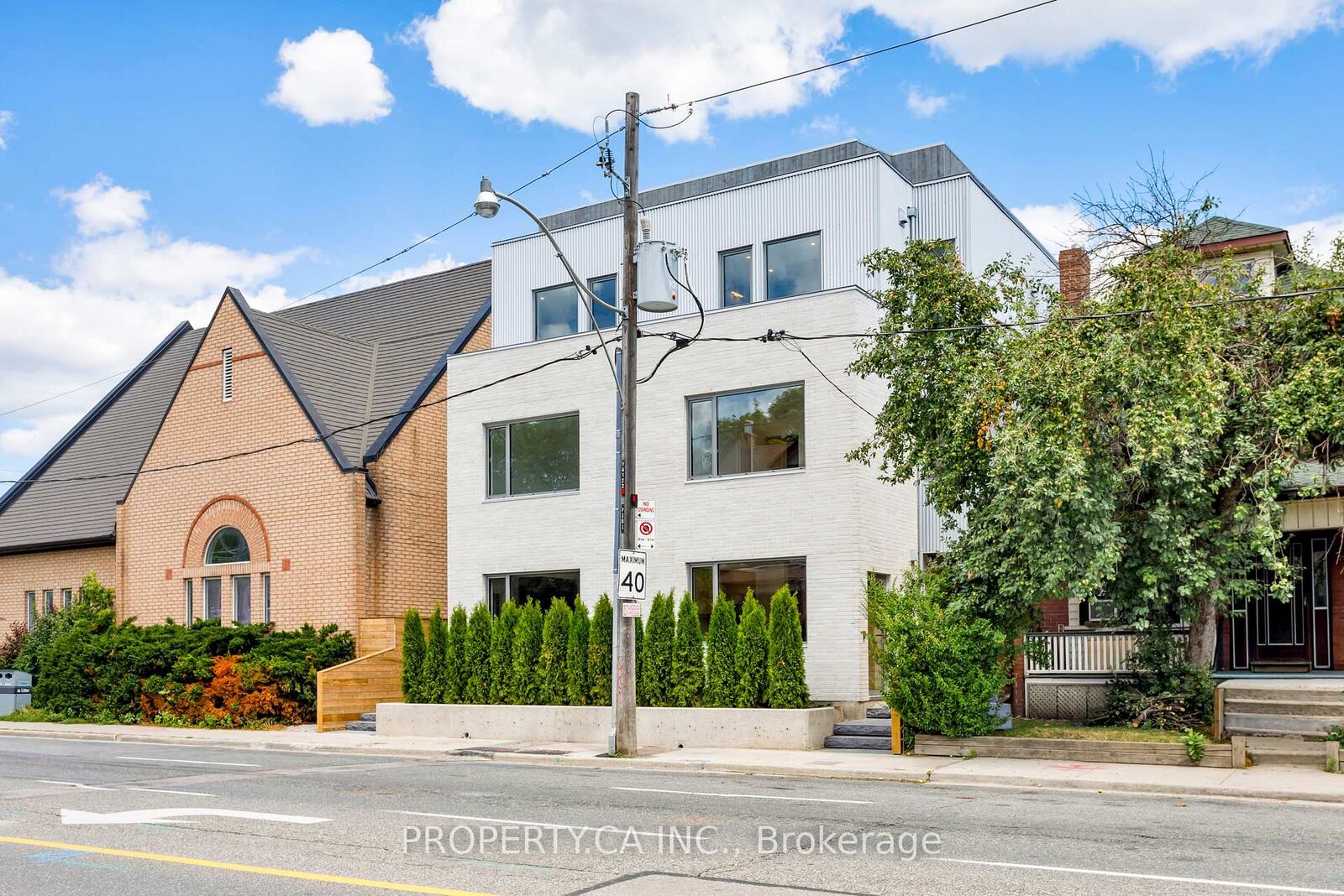 Property Photo:  301 Keele Street Unit #1  ON M6P 2K5 