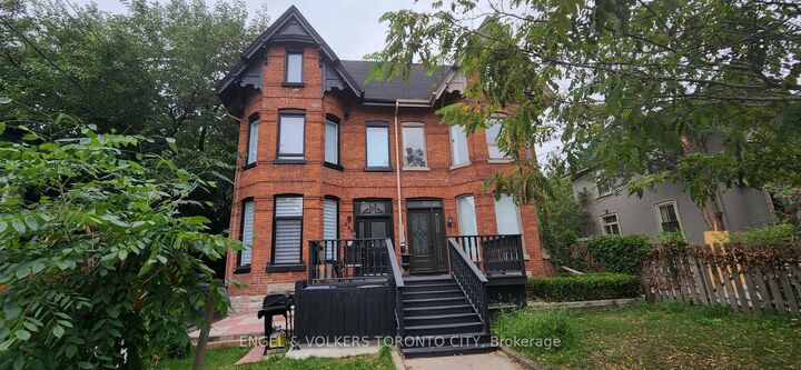 Property Photo: 298 Seaton Street ON M5A 2T7