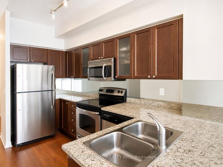 Property Photo: 761 Bay Street 3304 ON M5G 2R2