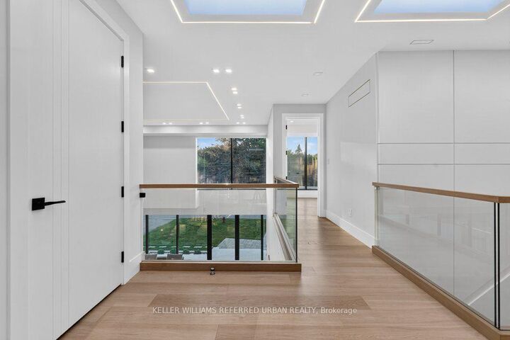 Property Photo: 11 Knowles Crescent ON L4G 1Z6