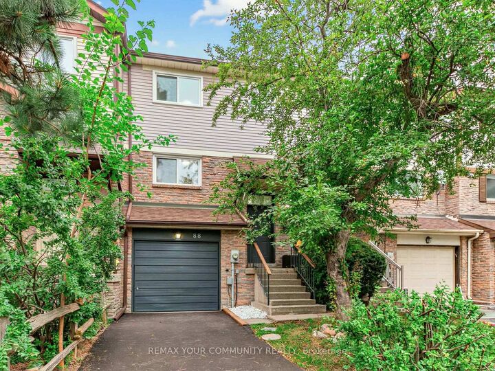 Property Photo: 88 Dana Crescent ON L4J 2R5