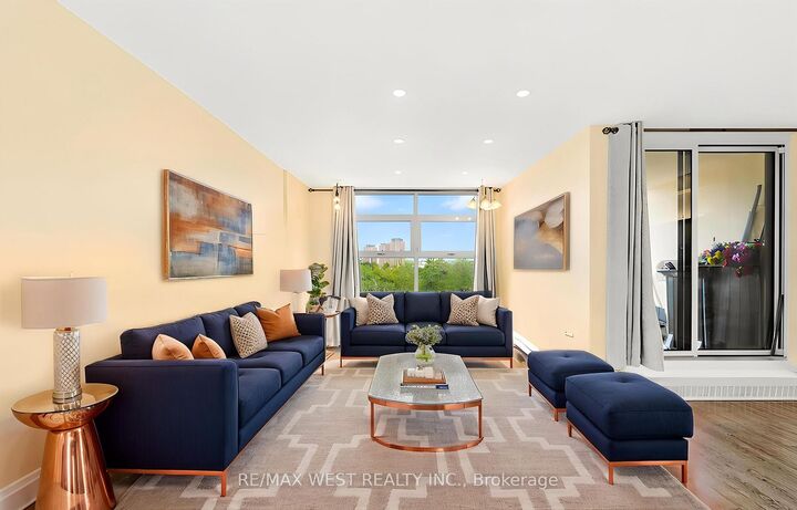 Property Photo:  335 Driftwood Avenue 709  ON M3N 2P3 