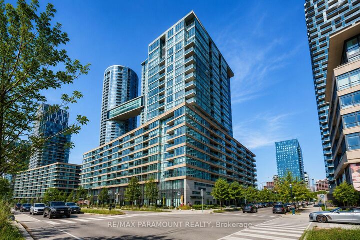 10 Capreol Court 555 — photo 1