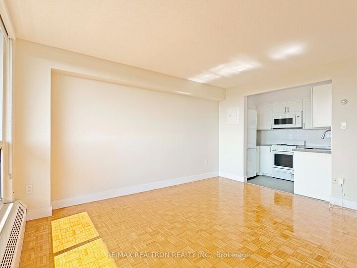 Property Photo:  666 Spadina Avenue 1001  ON M5S 2H8 