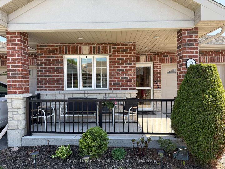 Property Photo: 16 Lane Avenue 2 ON K8P 0B1