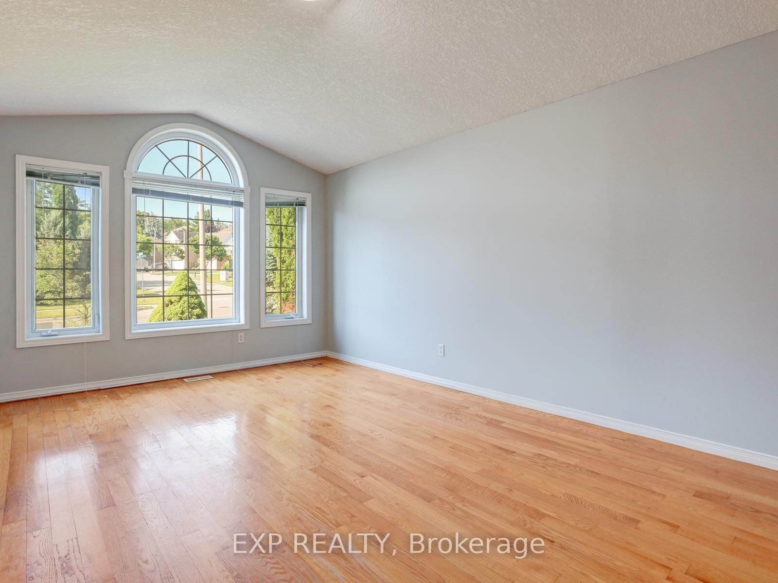 Property Photo:  163 Daimler Drive  ON N2A 4C7 