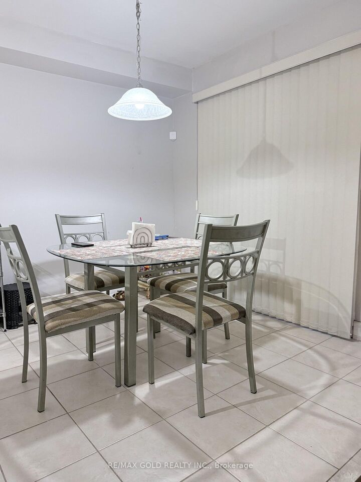 Property Photo:  24 Junction Crescent  ON L7A 2G6 