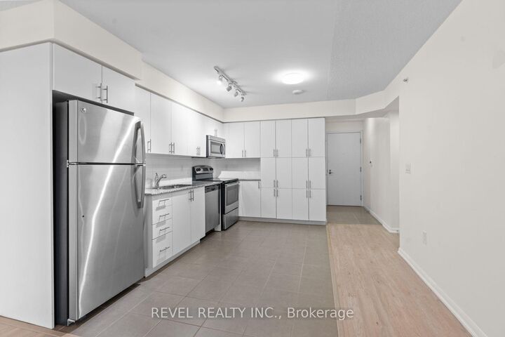 Property Photo:  830 Lawrence Avenue W 510  ON M6A 0B6 