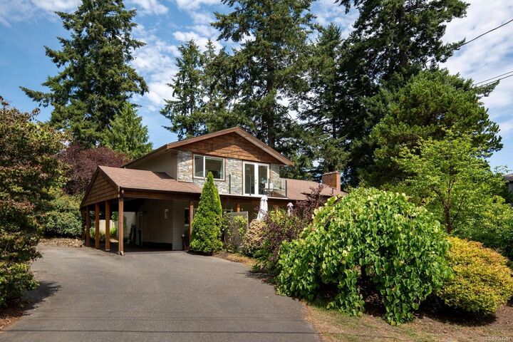 Property Photo:  10496 Jocelyn Pl  BC V8L 2P5 